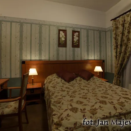 Majewski & Hotell